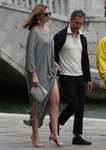 Anne Hathaway Feet Pics