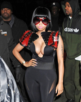 Nicki Minaj Booty & Legs Pics