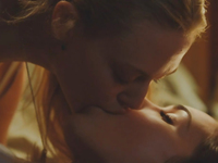 Amanda Seyfried Nude & Sexy Pics