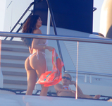 Kylie Jenner Sexy Bikini Candids