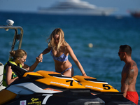 Kimberley Garner Sexy Bikini Candids