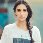 Naomi Scott Sexy Photos Collection