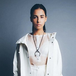 Naomi Scott Sexy Photos Collection