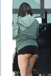 Ariel Winter Sexy con il Sedere in Shorts - Candid