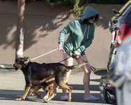 Ariel Winter Sexy con il Sedere in Shorts - Candid