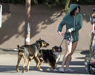 Ariel Winter Sexy con il Sedere in Shorts - Candid