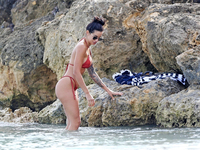 Vanessa Sierra Sexy Bikini Candids