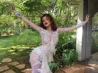 Bella Thorne Nude Sexy Collection