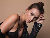 Jordyn Johnson Nude & Sexy Pics Collection