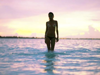 Alessandra Ambrosio Collezione Nuda