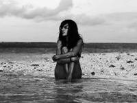 Alessandra Ambrosio Collezione Nuda