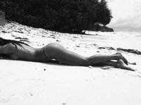 Alessandra Ambrosio Collezione Nuda