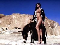 Eva Grimaldi Mix di Foto Nude