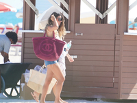 Laura Matamoros Traje De Baño Miami Candids