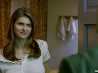 Alexandra Daddario Nude & Sexy Photos