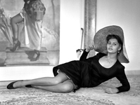 Sophia Loren Naked & Sexy Vintage Photos