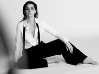 Ana De Armas Feet And Legs Photos