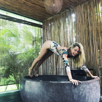 Ana De Armas Feet And Legs Photos