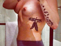 DEMI LOVATO NUDE BATH PICS