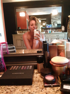 Kaley Cuoco Nude Leaked Pics