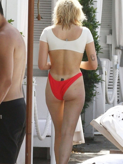 Sophie Turner Sexy Bikini Candids In Mexico