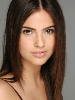Shelley Hennig