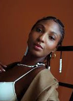 Ayomi Domenica