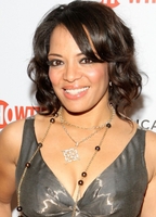 Luna Lauren Velez