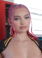 Mackenzie Holmes
