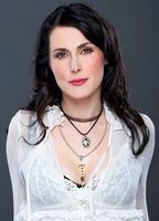 Sharon Den Adel
