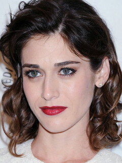 Lizzy Caplan