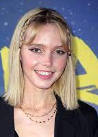 Lina Larissa Strahl