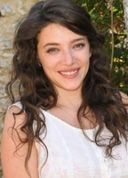 Zoe Adjani