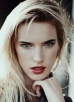 Chloe Holmes