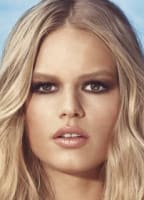 Anna Ewers