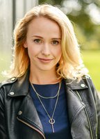 Amy Leighton