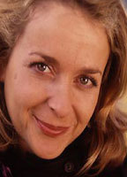 Julia Sawalha
