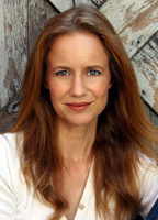 Laura Cayouette
