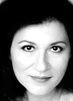 Eva Mattes