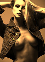Elle Evans