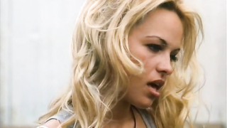 Pamela Anderson, April Bogenschutz – Raw Justice (1994)