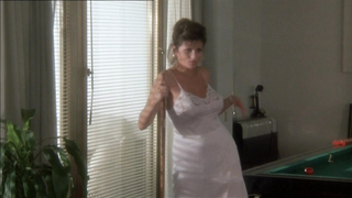 Serena Grandi, Eleonora Brigliadori, Elvire Audray - Rimini Rimini (1987)