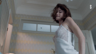 Marina Zudina, Aleksandra Revenko, Darya Moroz, Sabina Akhmedova - Soderzhanki s04e08 (2023)