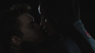 Zoe Kravitz, Zoey Deutch, Manon Pages – Vincent N Roxxy (2016)