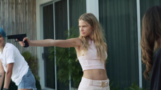 Sasha Luss, Isabelle Fuhrman, Wallis Day, Skai Jackson - Sheroes (2023)