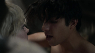 Sophie Thatcher, Juliette Lewis – Yellowjackets s01e07 (2021)