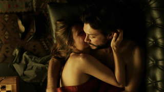 Ursula Corbero, Maria Pedraza, Clara Alvarado, Esther Acebo, Itziar Ituno - La Casa De Papel s01 (2017)