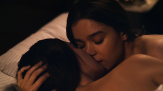 Hailee Steinfeld, Ella Hunt - Dickinson s03e09 (2021)
