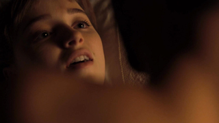 Phoebe Dynevor - Bridgerton s01e03-08 (2020)