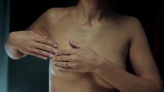 Lyubov Aksyonova, Anastasiya Krylova, Darya Moroz, Aleksandra Rebenok - Zhit zhizn s01e01-02 (2023)